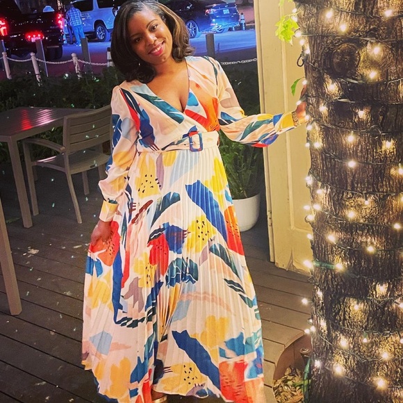 Meet your Posher, Valyncia - Picture 1 of 1